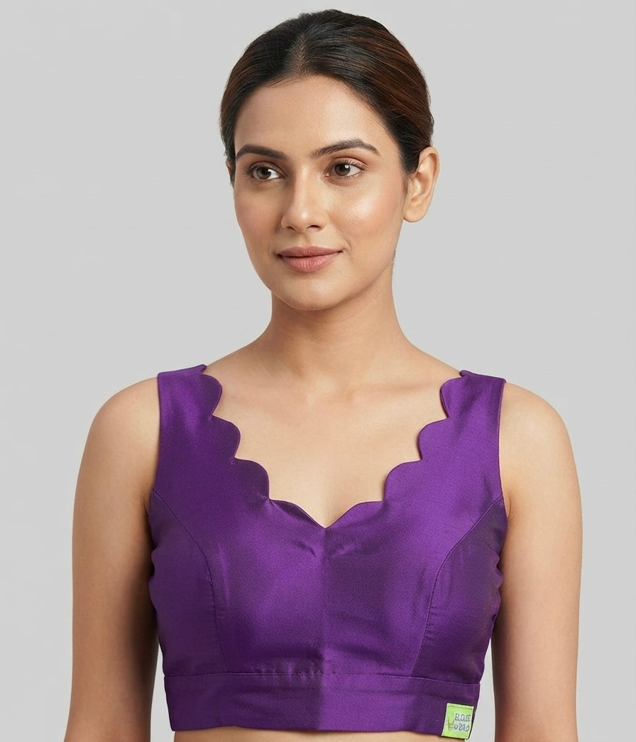 Designer neckline silk Blouse 👚 with sleeves (36 size