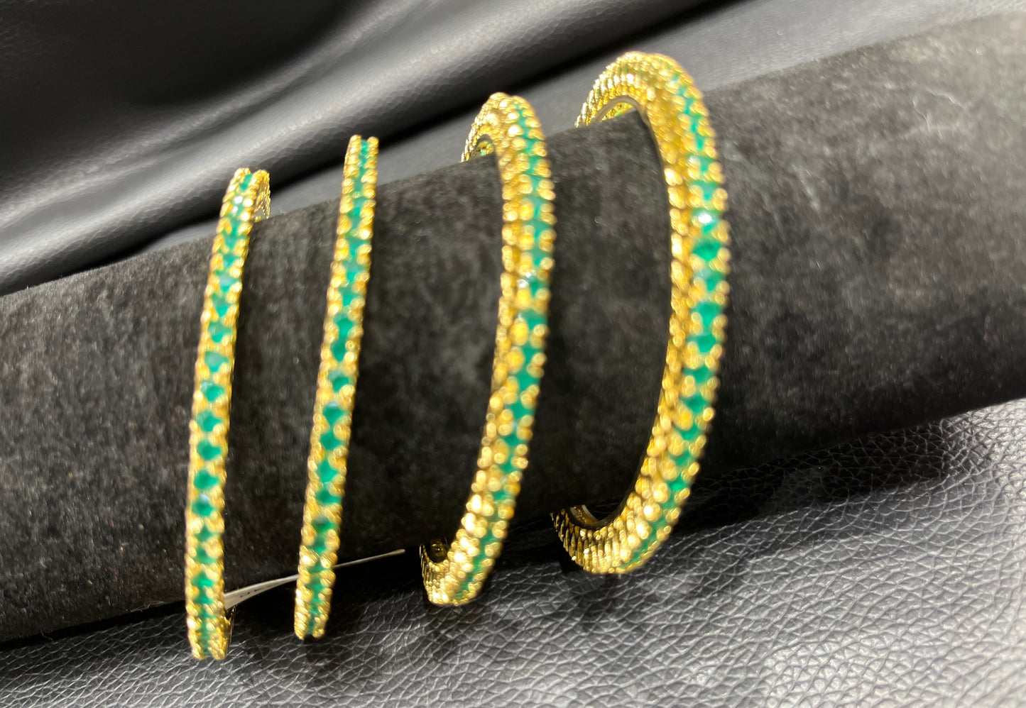 Green stone 2/8 size bangle