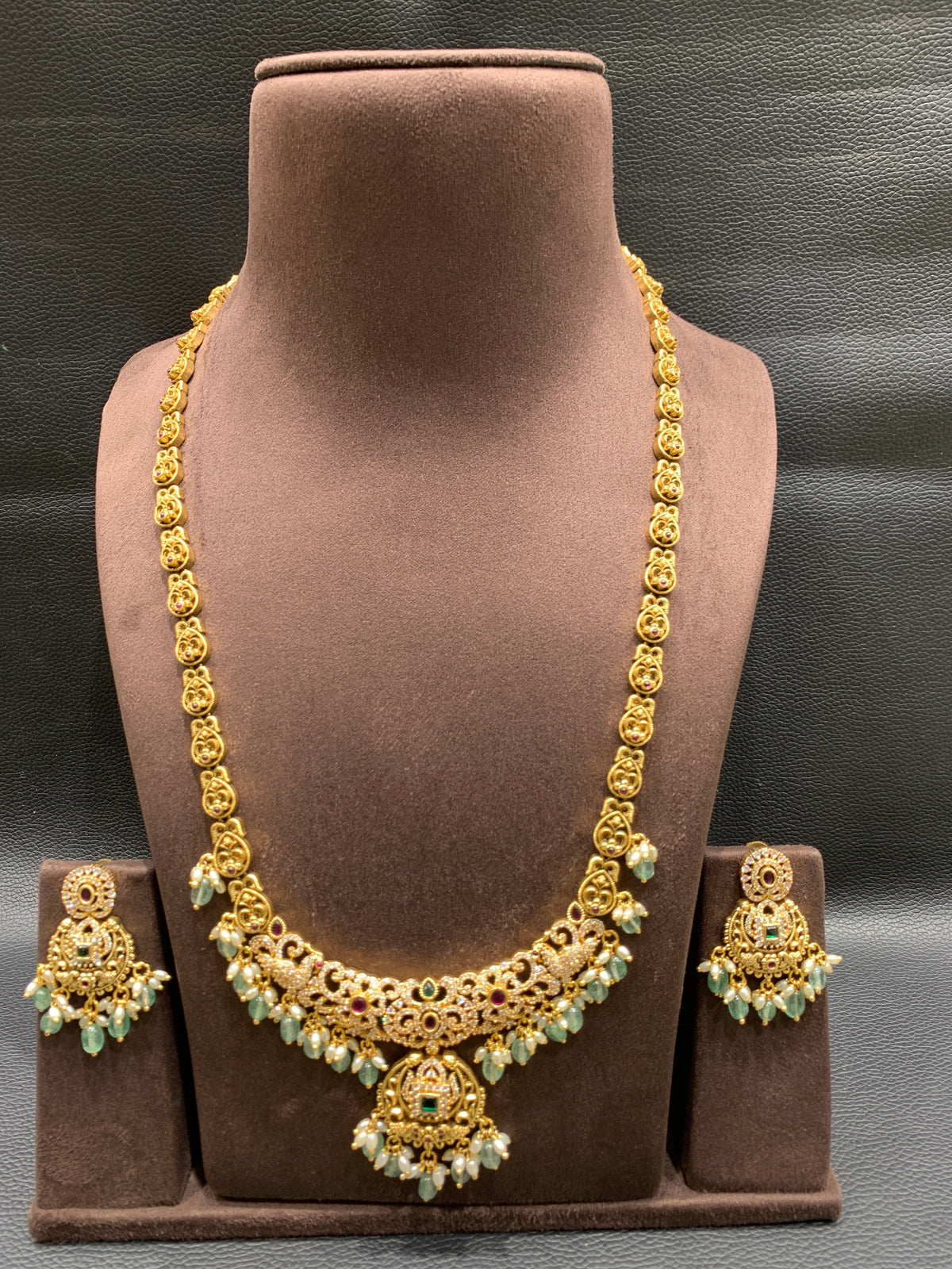 Gold fancy necklace