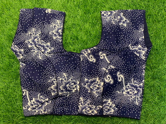 Navy blue 🌼 flower prints