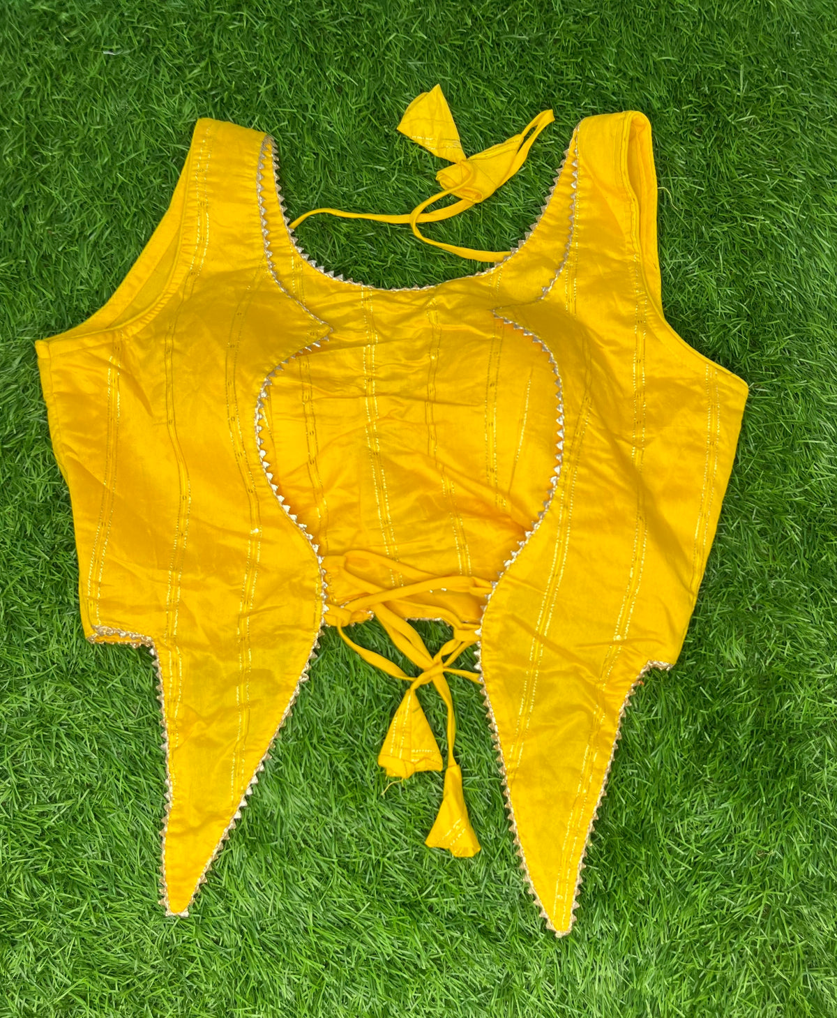 Coat model yellow colour with hands