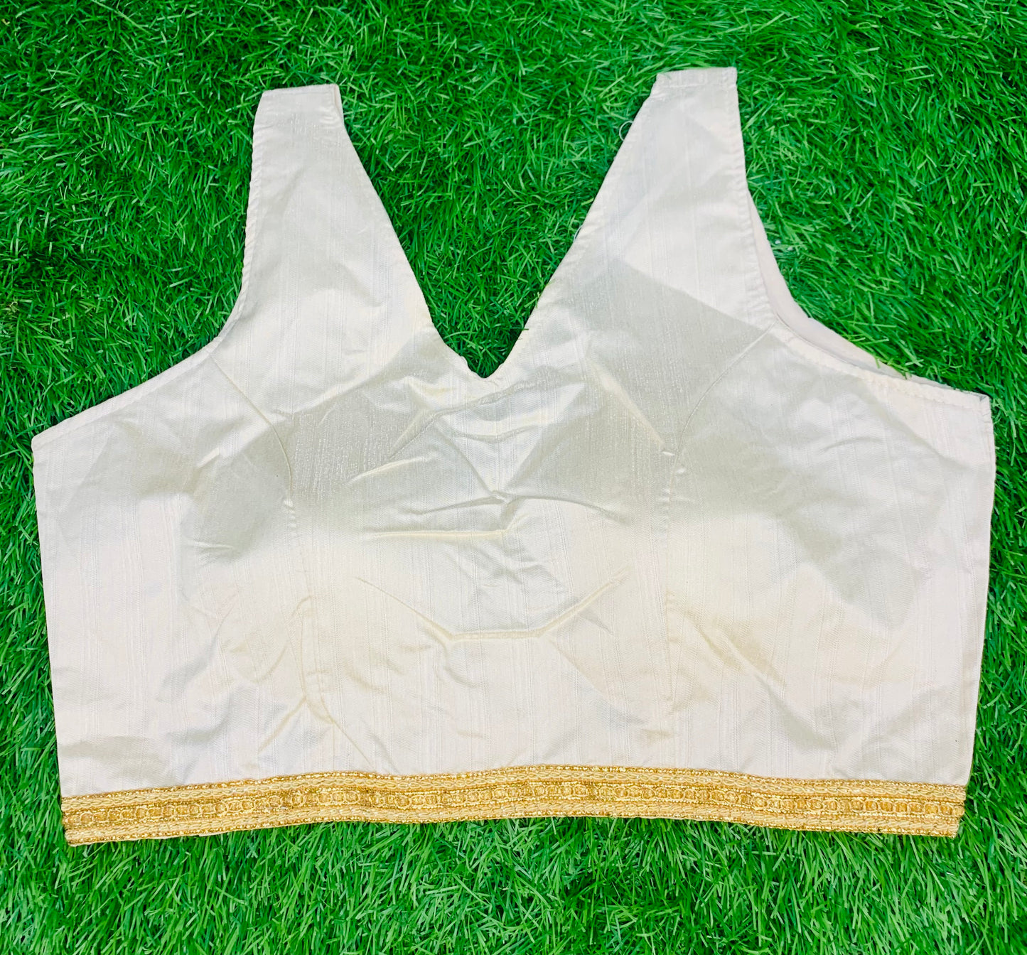 Cream with border